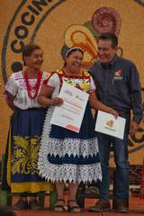 Cocinera Tradicional, Francisca Cira, ganadora del mejor atole de chaqueta. Foto: Adid Jiménez | El Sol de Morelia