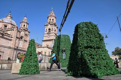 Retiran árbol navideño en la plaza Melchor Ocampo de Morelia - El Sol de  Morelia | Noticias Locales, Policiacas, sobre México, Michoacán y el Mundo
